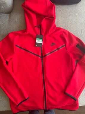 Nike Men’s Red Full‑Zip Performance Hoodie Jacket